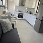 Bright Coastal Penthouse With Huge Terrace Overlooking The Sea- Ghadira Mellieha شقة *