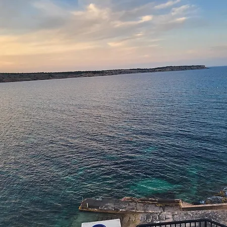 Bright Coastal Penthouse With Huge Terrace Overlooking The Sea- Ghadira *