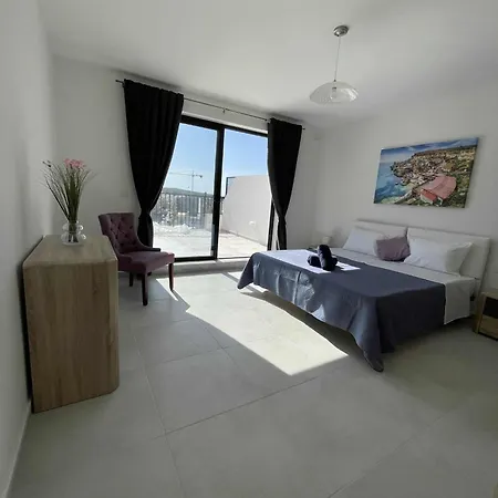 Bright Coastal Penthouse With Huge Terrace Overlooking The Sea- Ghadira *