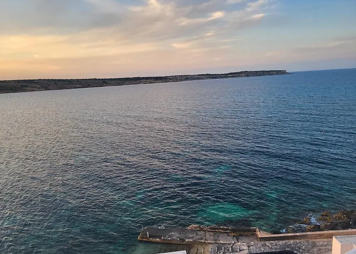 Bright Coastal Penthouse With Huge Terrace Overlooking The Sea- Ghadira Mellieha *