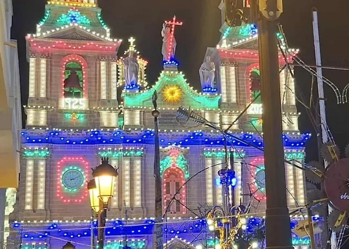 Bright Coastal Penthouse With Huge Terrace Overlooking The Sea- Ghadira Mellieha 아파트